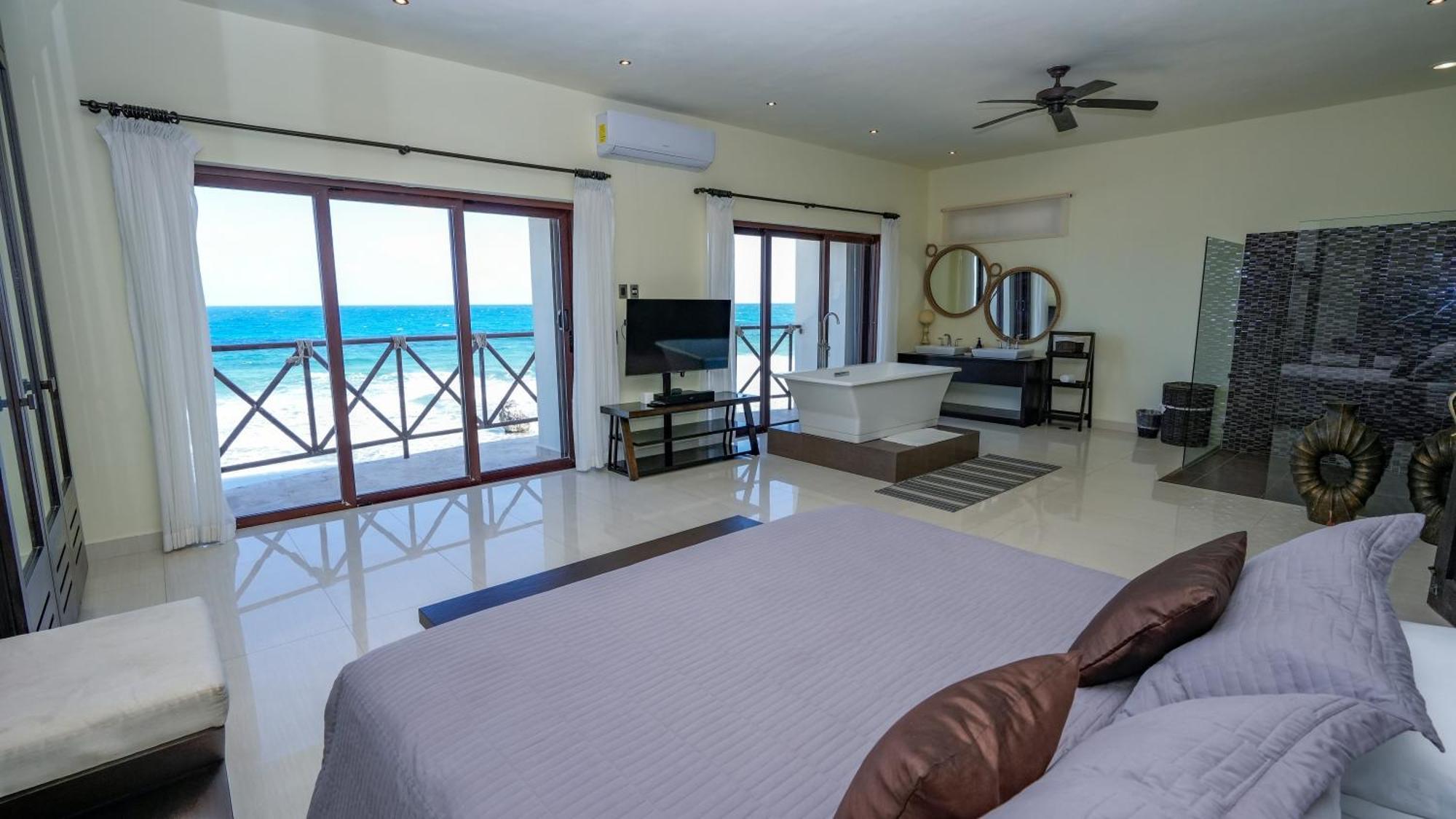 Casa Javi- Ocean Front Located Mid Isla Mujeres Villa Bagian luar foto