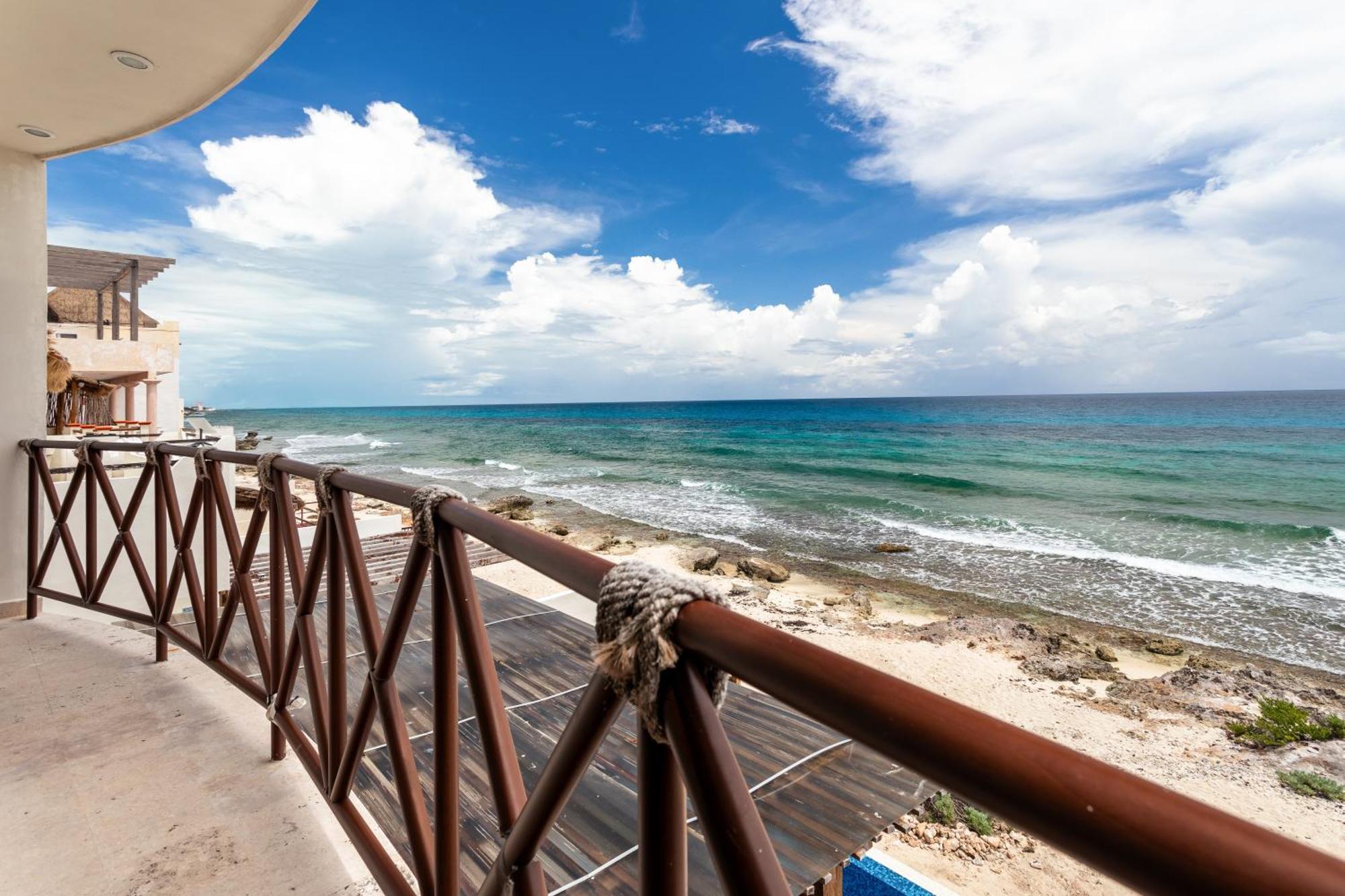 Casa Javi- Ocean Front Located Mid Isla Mujeres Villa Bagian luar foto